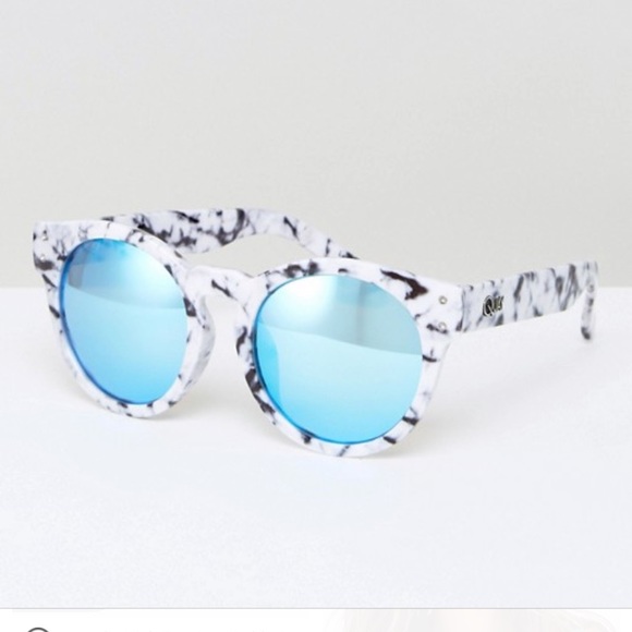 Quay Australia sunglasses - Picture 2 of 2